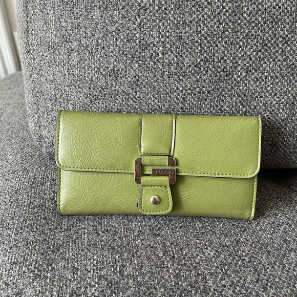 GUESS Green Women's Wallet - Picture 11 of 11